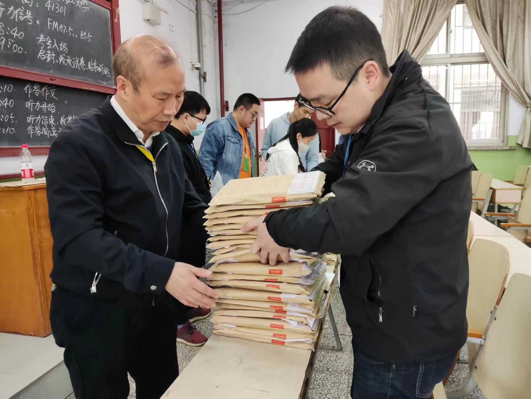 考后运送试卷.jpg 考后运送试卷.jpg