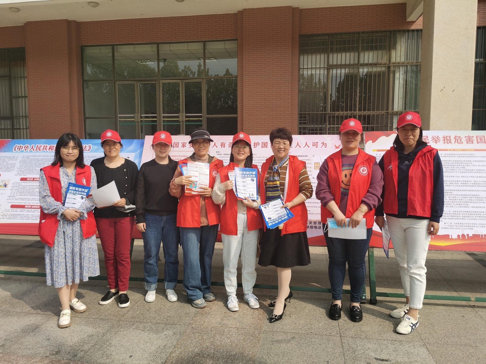 zhiyuanfuwu1.jpg zhiyuanfuwu1.jpg