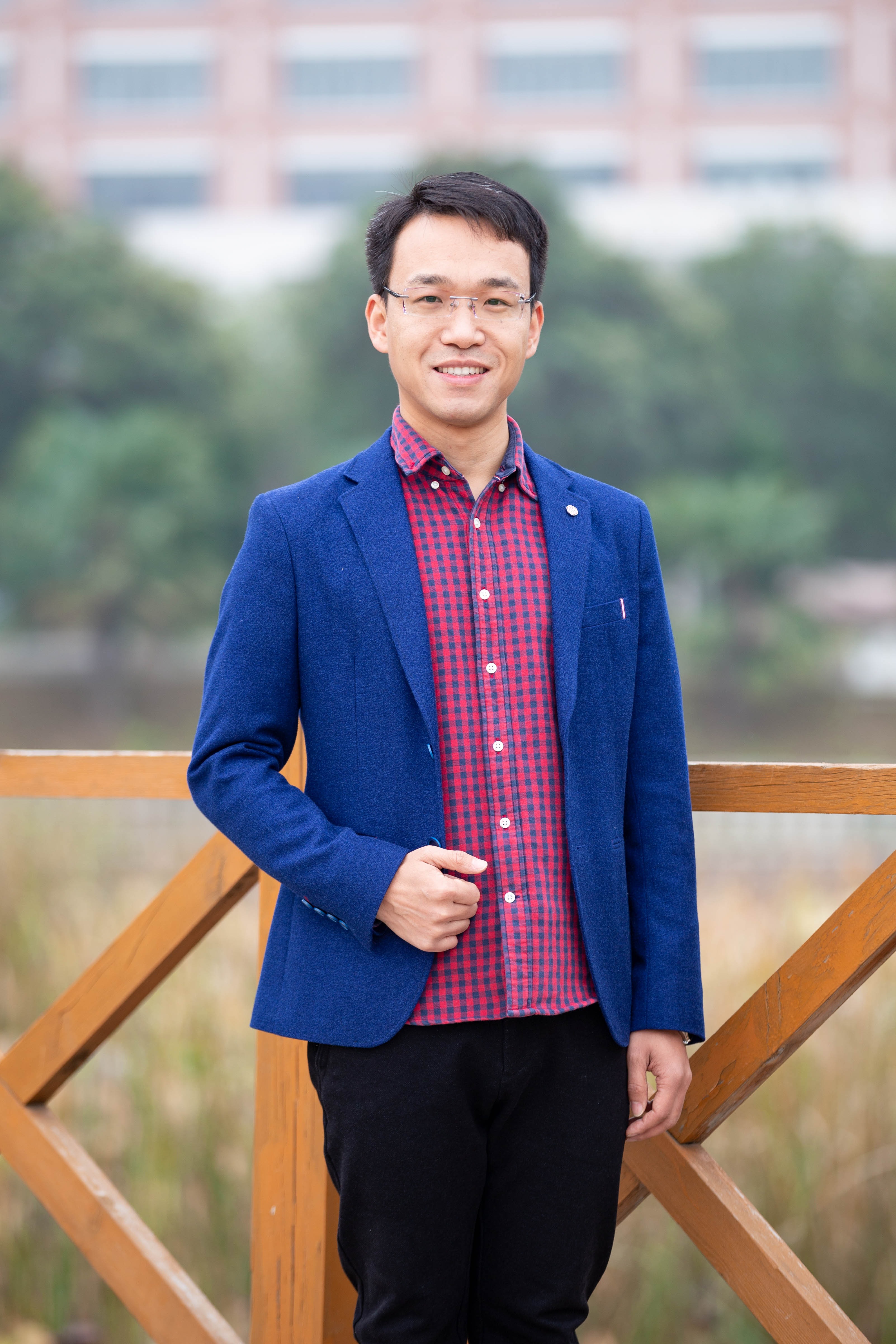 刘杰-生活照.jpg 刘杰-生活照.jpg